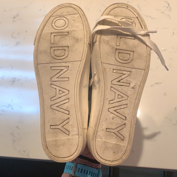 Cute Camo Shoes! - Picture 3 of 4